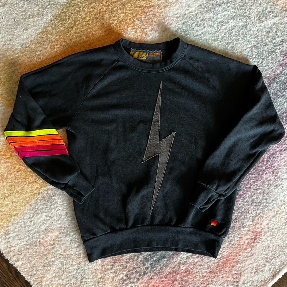 BOLT STITCH CHEVRON 5 SWEATSHIRT - HEATHER GREY // GREY, NEON